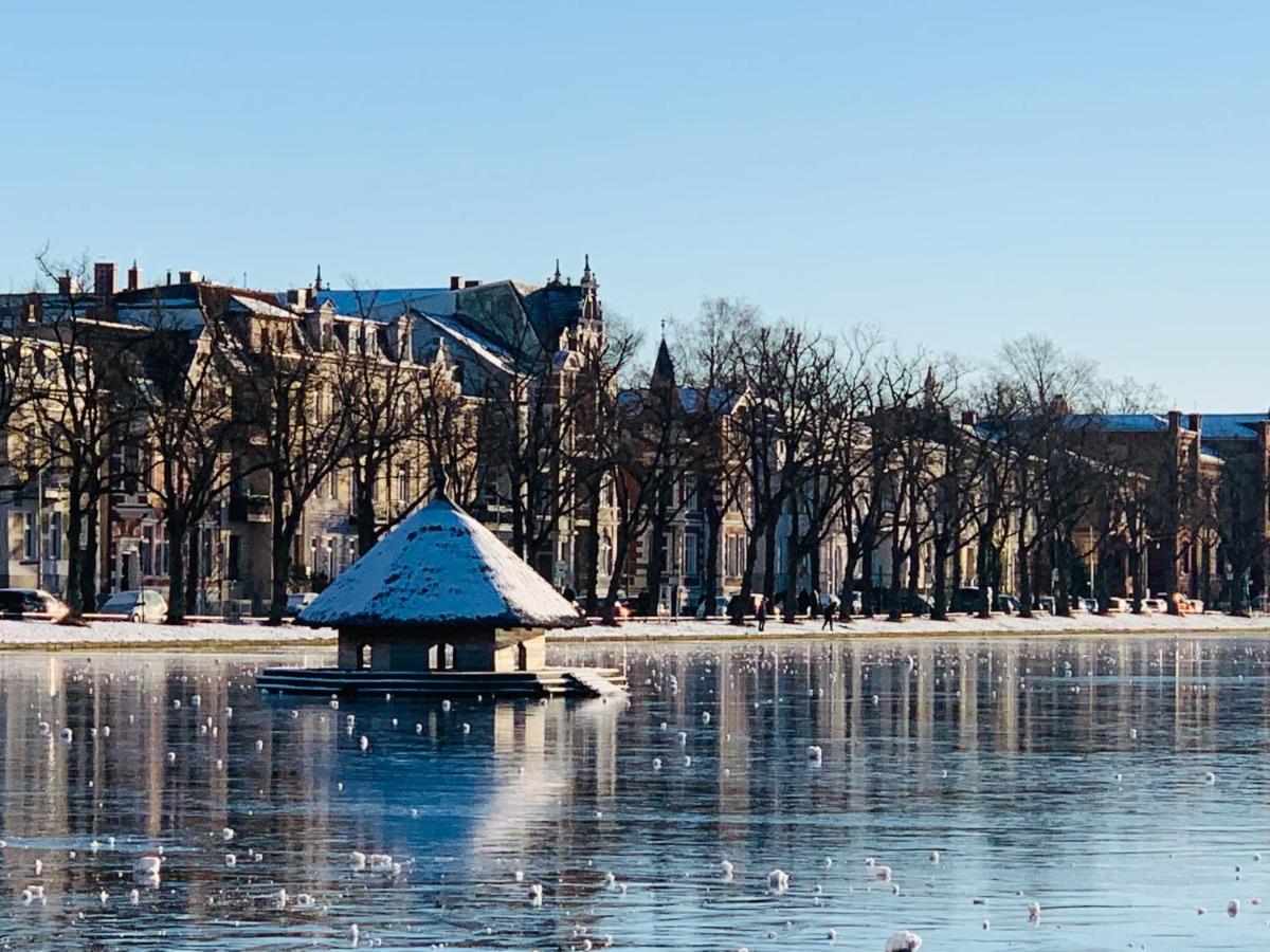 Zum Weissen Haus Otel Schwerin  Dış mekan fotoğraf